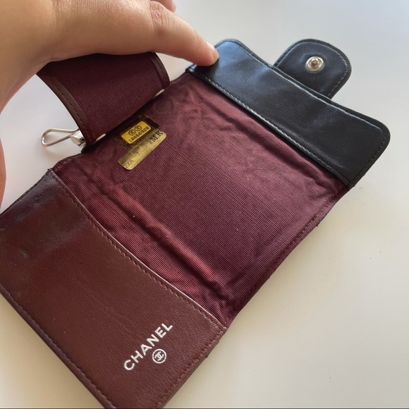 CHANEL 6-Ring Key Holder - Picture 5 of 7